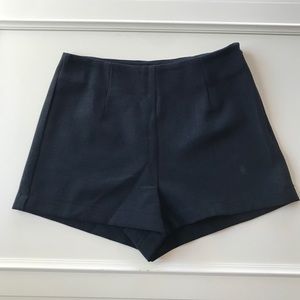 Women’s Kendall & Kylie Black Dress Shorts XSmall